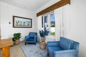 3 bedrooms - Remodeled 3br2ba Cozy Central Private Pool (Paradera)