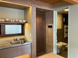 Hårføner, håndklær, såpe og toalettpapir