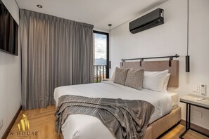 2 quartos, ferros/tábuas de passar roupa, Wi-Fi, roupa de cama