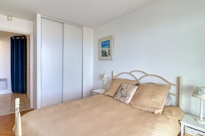 1 bedroom, iron/ironing board, free WiFi