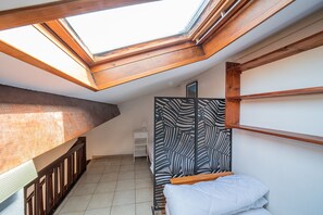 1 chambre, fer et planche à repasser, Wi-Fi gratuit, draps fournis