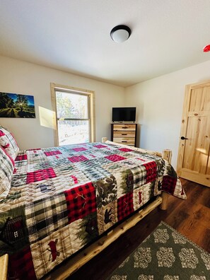 3 habitaciones, tabla de planchar con plancha, wifi y ropa de cama 