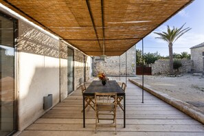 Outdoor dining - Casa Sisti - Villa with heated pool (Rosolini)