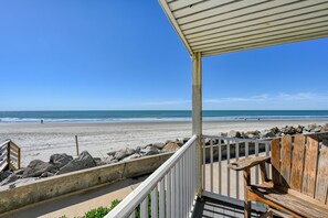 Property grounds - Stunning Location + Views • Oceanfront 2BR-1st Floor • Cherry Grove • Ocean View Villas B1 (North Myrtle Beach)