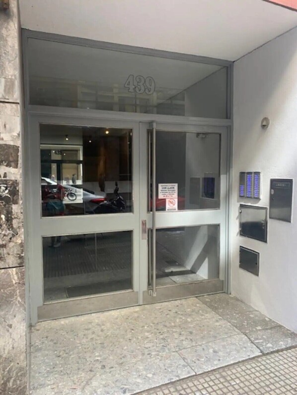 Exterior detail - Enjoy Buenos Aires in the heart of Buenos Aires. With wifi and air conditioning (San Nicolas)