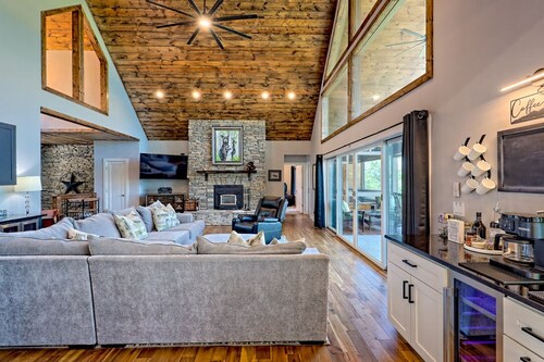 5 ALL KING BRs-Bridesmaid Spa & Glam Suite, Sauna, Chef, 10+ Acres 3 mi. Helen