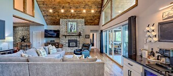 5 ALL KING BRs-Bridesmaid Spa & Glam Suite, Sauna, Chef, 10+ Acres 3 mi. Helen