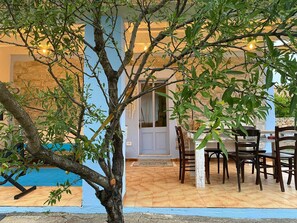 Outdoor dining - Accogliente Stazzo Sardo, in Campagna ma a Pochi Minuti Dalle Splendide Spiagge (Capannaccia)