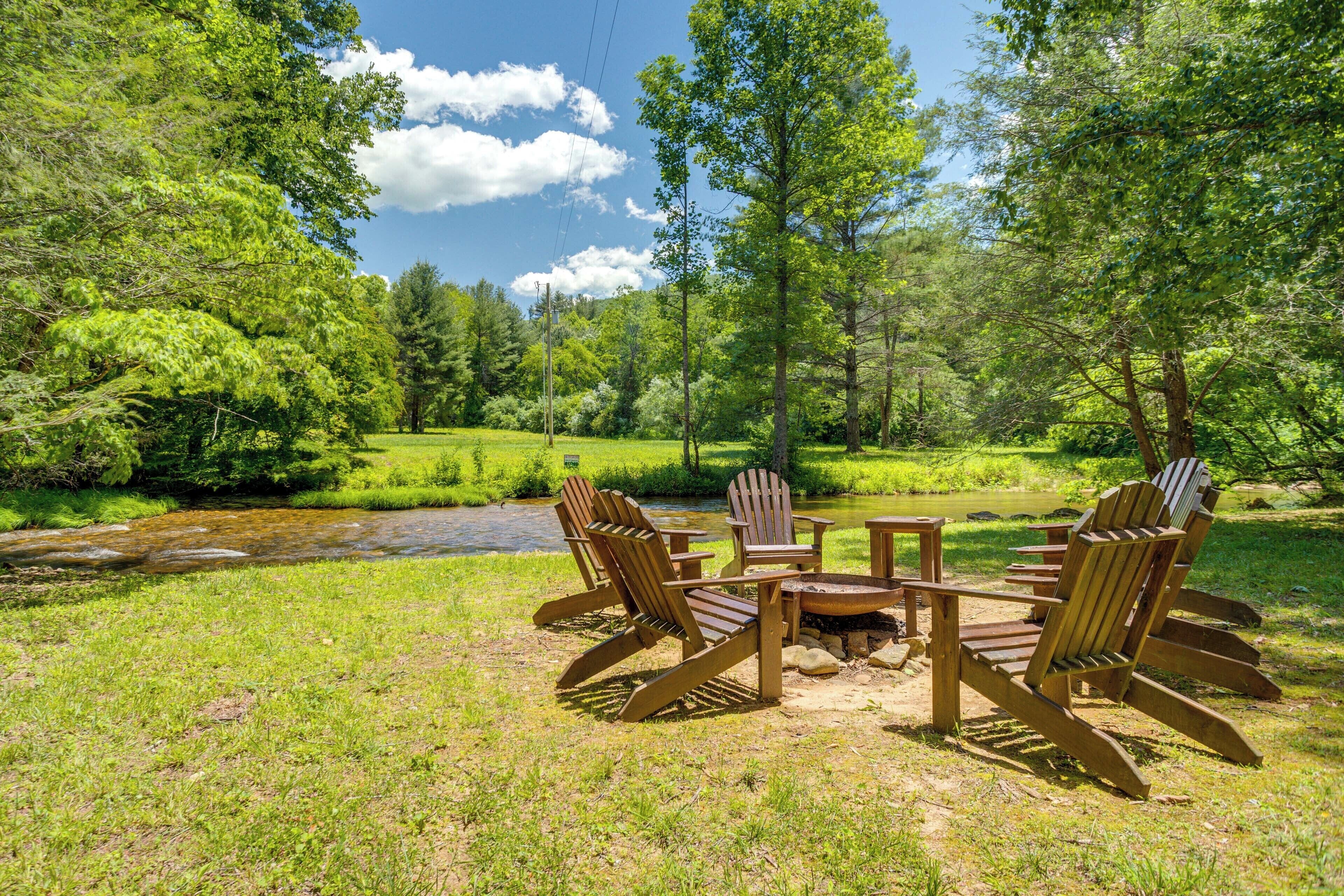 Cooper Creek 'Trout House' - Hot Tub, Fire Pit!