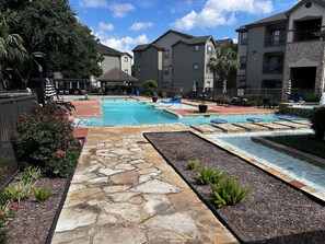 Pool - Comfy 1-bedroom apartment with WiFi, fitness room in charming Houston (Houston)