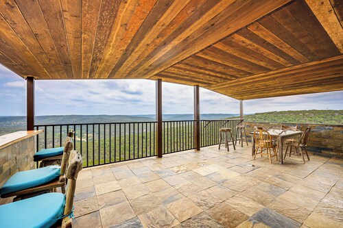 Scenic Leakey Vacation Rental w/ Private Patio!