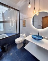 Jabón, papel higiénico