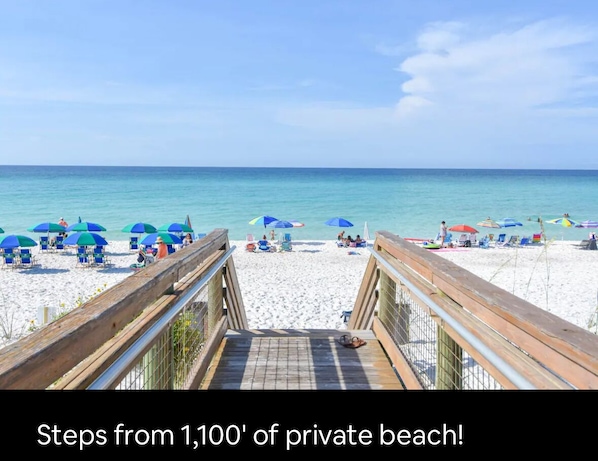 Chaises longues, serviettes de plage