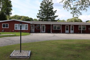 Exterior - Bonne Belle Motel (Kewaskum)
