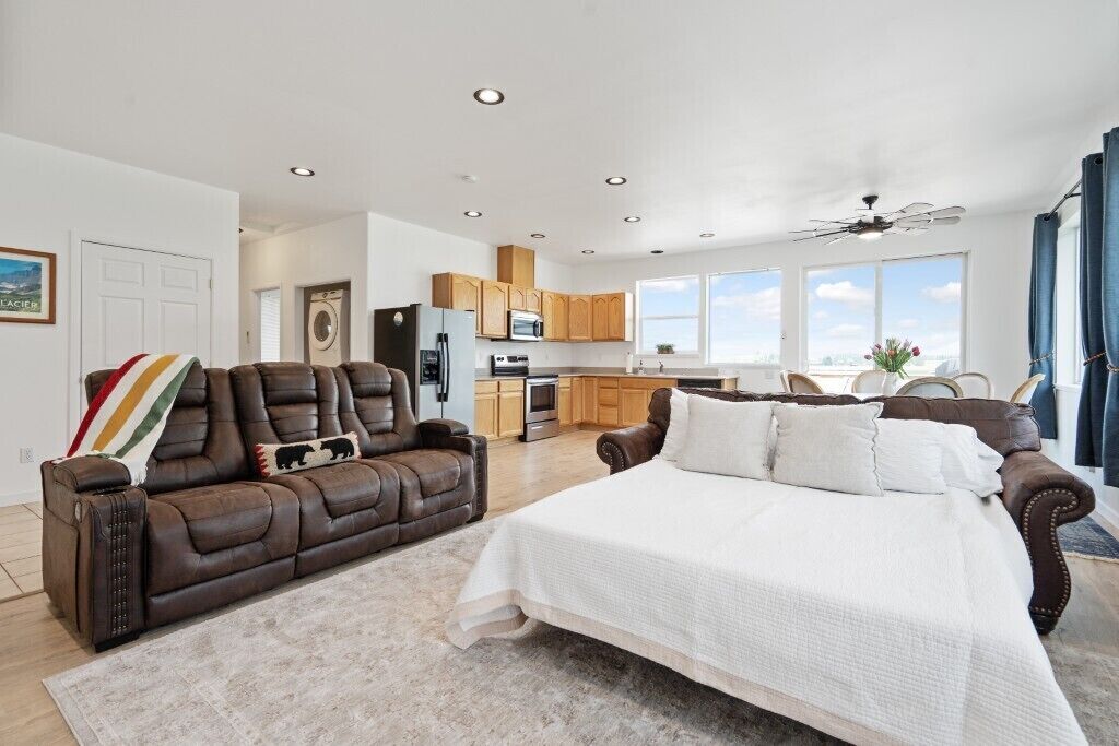 2 quartos, cofres nos quartos, escrivaninha