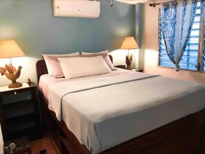 2 habitaciones, tabla de planchar con plancha, wifi y ropa de cama 