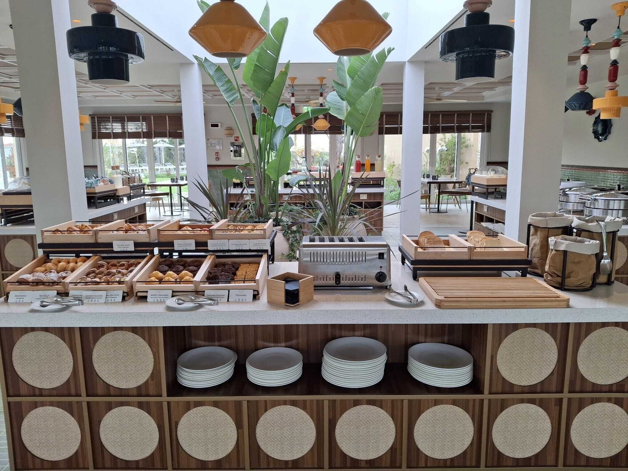 Daily buffet breakfast for a fee