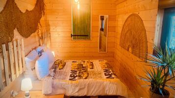 3 bedrooms, iron/ironing board, travel cot, WiFi