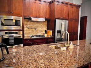 Fridge, microwave, oven, stovetop - Historic Schoolhouse Gem, Spa, and Gym Access (Fernie)