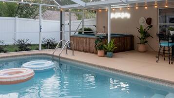 Udendørs pool, opvarmet pool