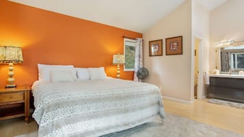 4 bedrooms, desk, iron/ironing board, WiFi