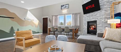 Smart TV, fireplace