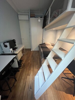 3 bedrooms, iron/ironing board, free WiFi, bed sheets - Apartment Paris Centre Haut Marais Air-conditioned  (Paris)