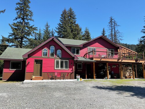 Resurrection Peaks Lodge open May of 2025!  Perfect for large groups.