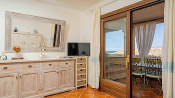 Apartment, Sea View | Private kitchen | Fridge, oven, stovetop, dishwasher