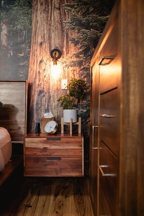 1 bedroom, bed sheets