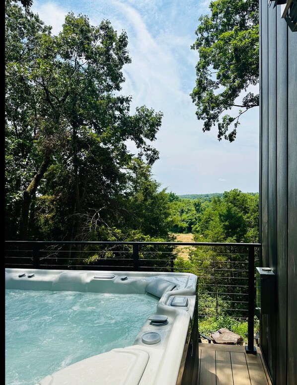 Tina de hidromasaje al aire libre