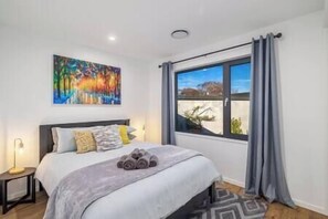 4 bedrooms, iron/ironing board, travel cot, Internet