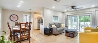 Remodeled Home in the Orlando area w/ Fire Pit! Close to Universal and Disney!