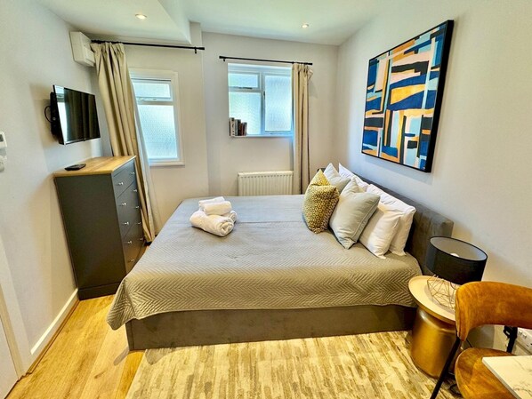 1 bedroom, desk, iron/ironing board, free WiFi