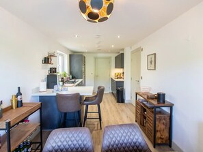 Frigorifero, microonde, forno, lavastoviglie