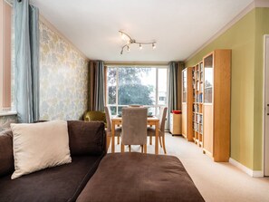 TV - City convenience - the whole package - Pass the Keys (Teddington)
