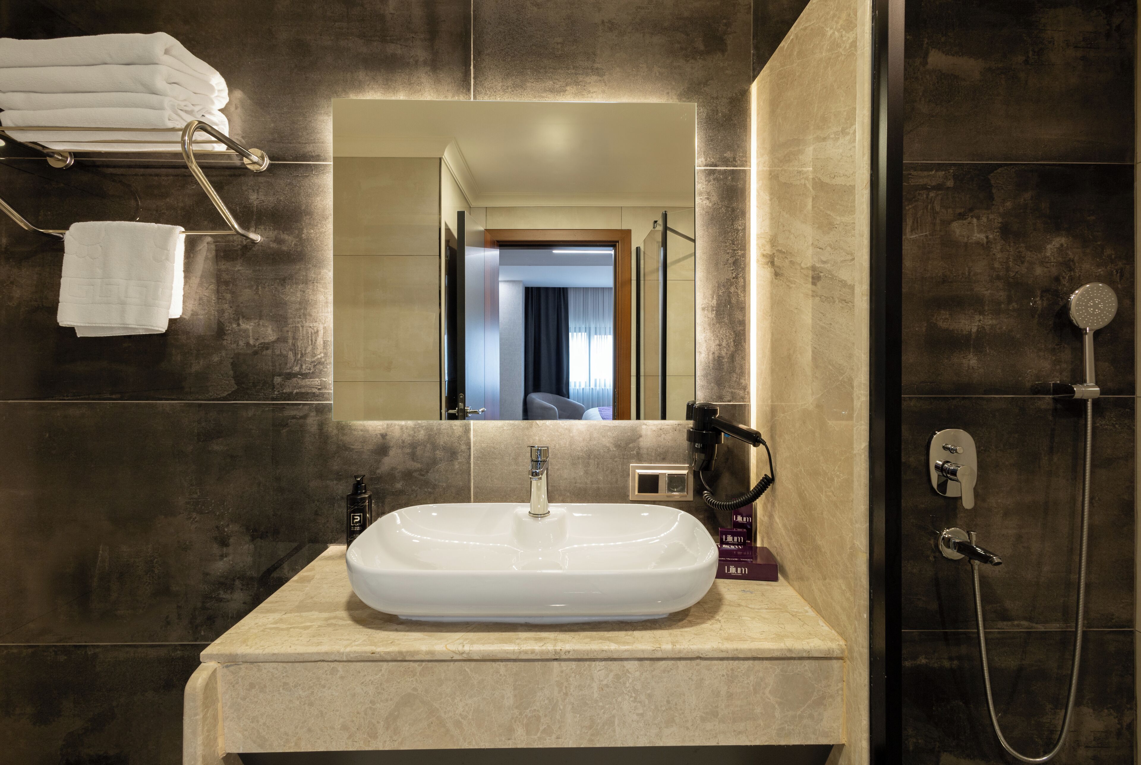 Photo - Lilium Hotel & Suites