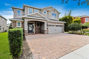 Exterior - 10 Mins Disney/Private Pool and Hot Tub/Games Room/Arcades/XBox/5000sqft!/Wifi (Kissimmee)