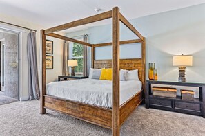 10 chambres, fer et planche à repasser, lit de bébé portatif