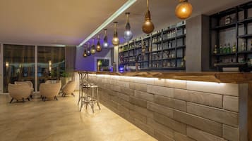 3 bars/lounges, poolside bar
