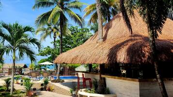 Bar ved poolen