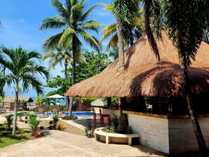 Poolside bar - Grand Sirenis Cartagena (Cartagena)