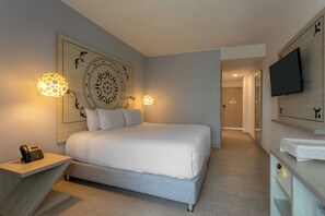 Chambre Deluxe, 1 très grand lit, balcon