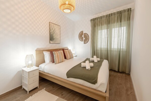 2 sovrum, strykjärn/strykbräda, resesäng och internet