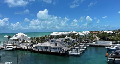 Upscale One Marina Condo at Palm Cay, luxury amenities, 4 Bedrooms.
