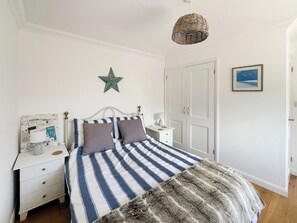 1 bedroom, free WiFi, bed sheets - 1 bedroom accommodation in Pagham near Bognor Regis (Pagham near Bognor Regis)