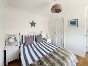 1 bedroom, WiFi (free), bed sheets