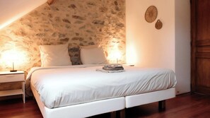 2 bedrooms, WiFi, bed sheets - Luxe Vakantiehuis met Vrij Uitzicht Over de Vallei (Chiddes)