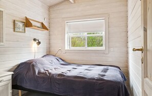 3 bedrooms, travel crib, free WiFi