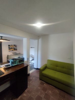 City Double Room, Non Smoking, Kitchenette | Living area